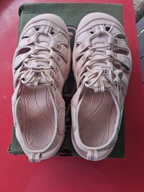 KEEN Newport H2